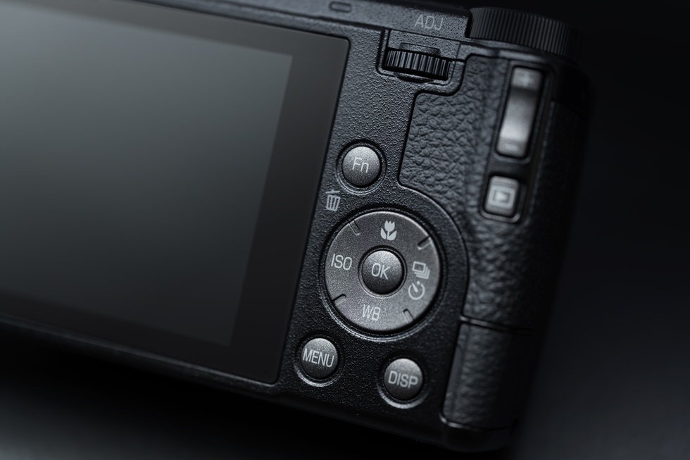 Rear buttons dark silver